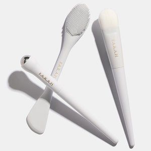 FARAH The Skin Retreat Set in White
